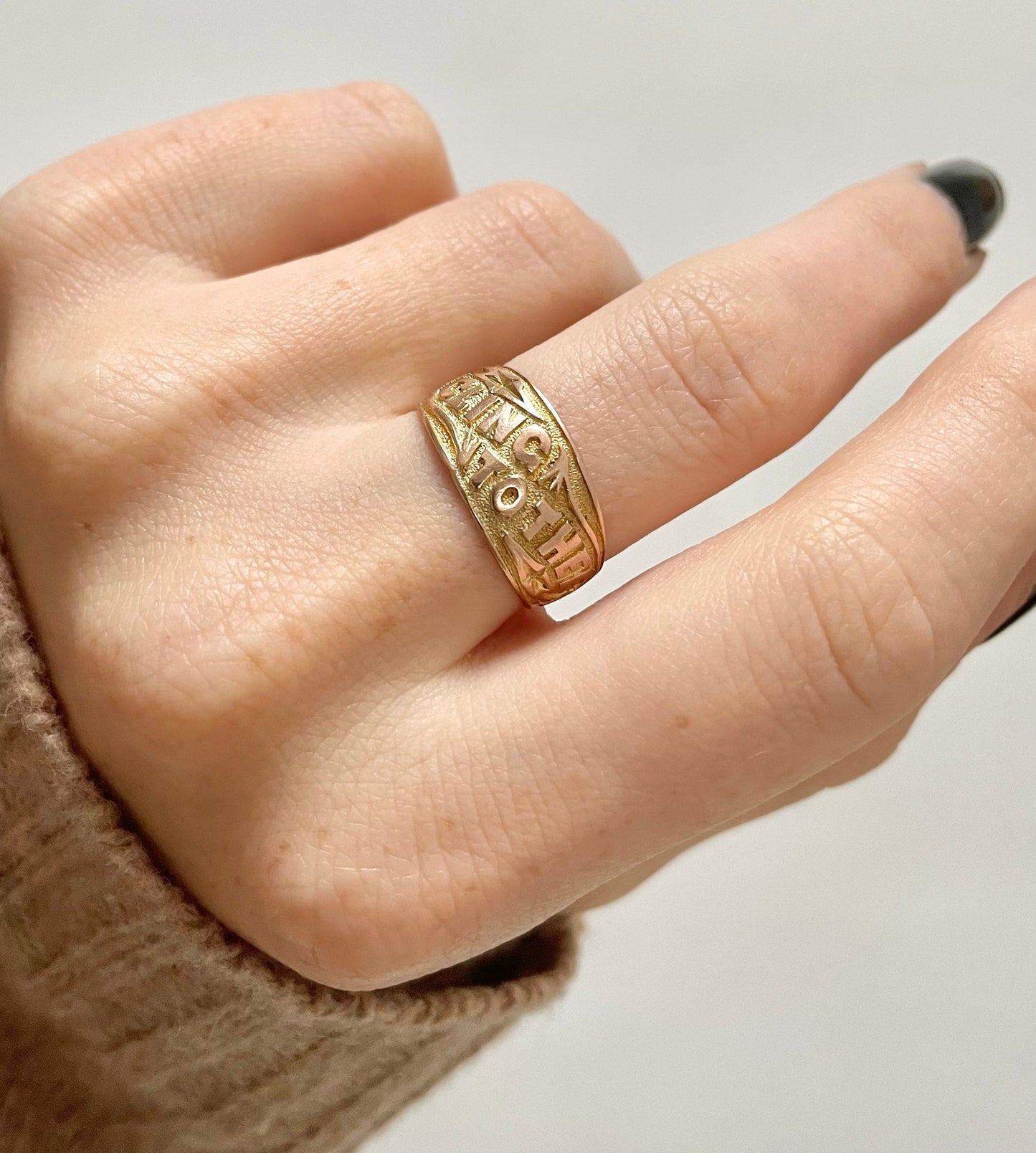 Rare Antique ‘I cling to thee Ring in 9 Carat Gold; Circa 1914