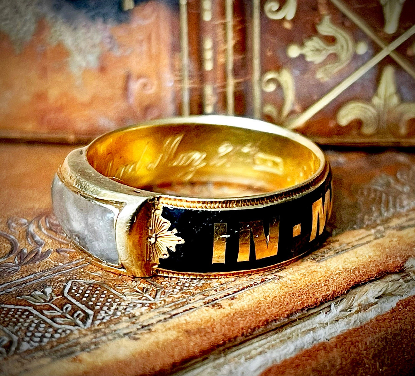 Antique Enamel Mourning Ring with Engraving in 18 Carat Gold; Circa 1884
