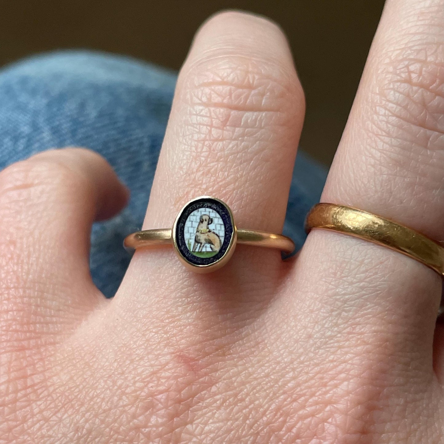 Victorian Painted Glass pug Dog Ring in 9 Carat Gold with BOX, circa 1890