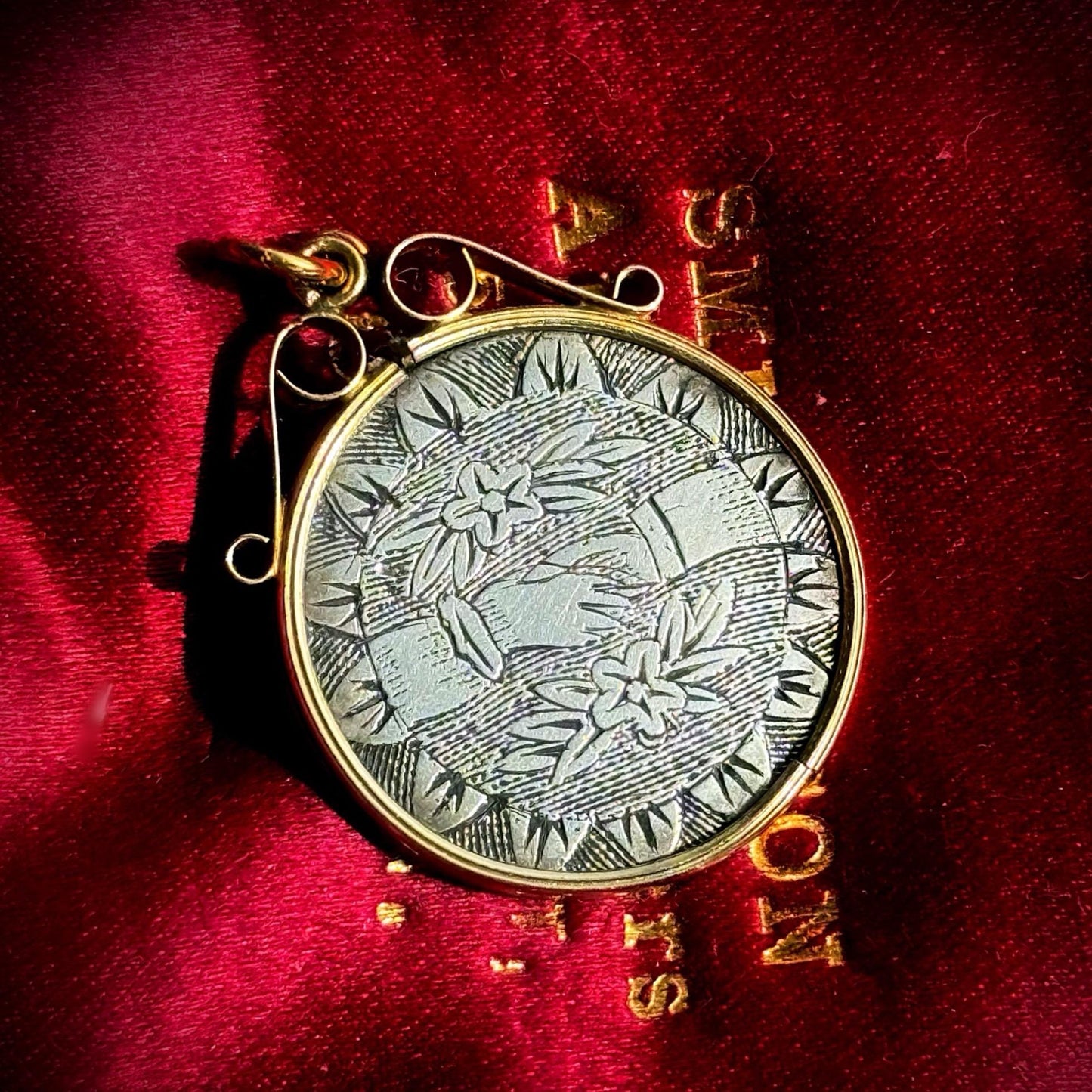Rare 1930's George V Love Token Coin Pendant in 9 Carat Gold