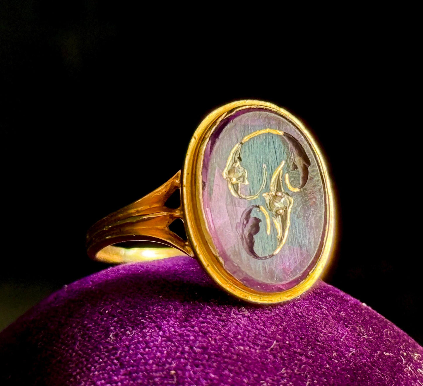 Antique Amethyst 'P' Intaglio Ring in 18 Carat Gold; circa 1860
