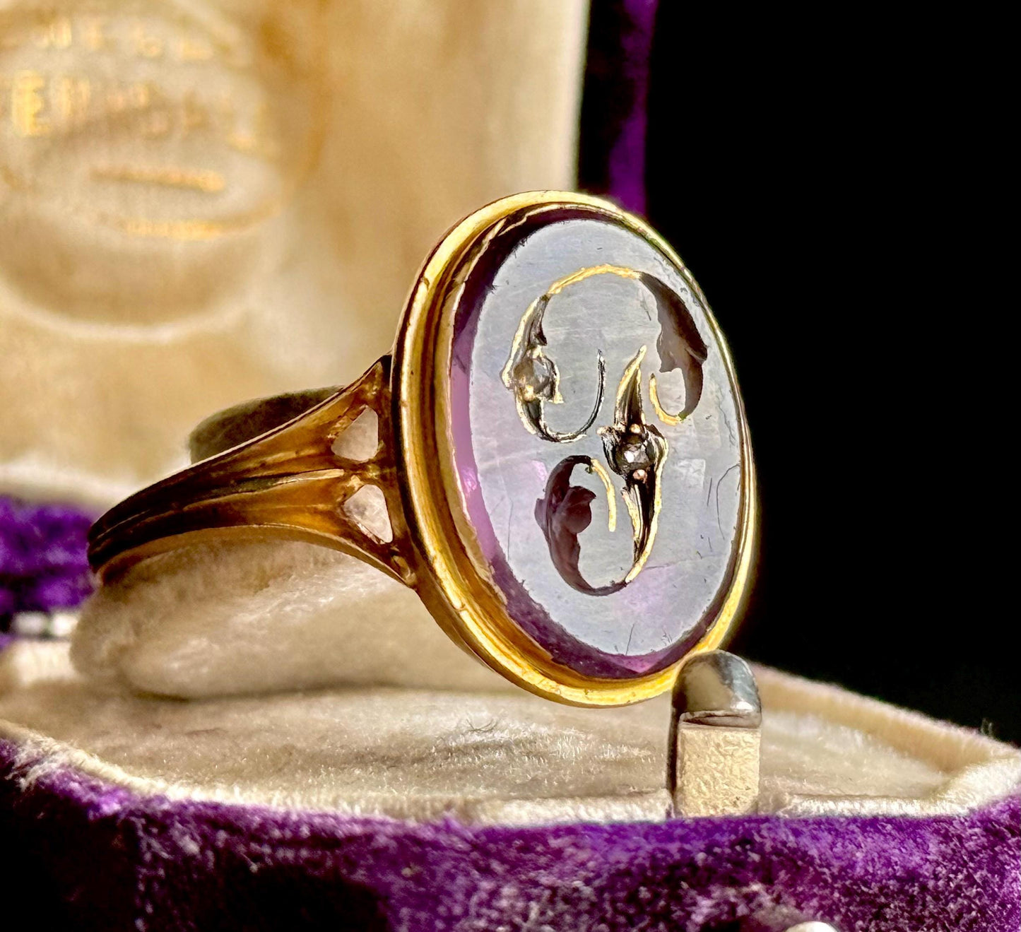 Antique Amethyst 'P' Intaglio Ring in 18 Carat Gold; circa 1860