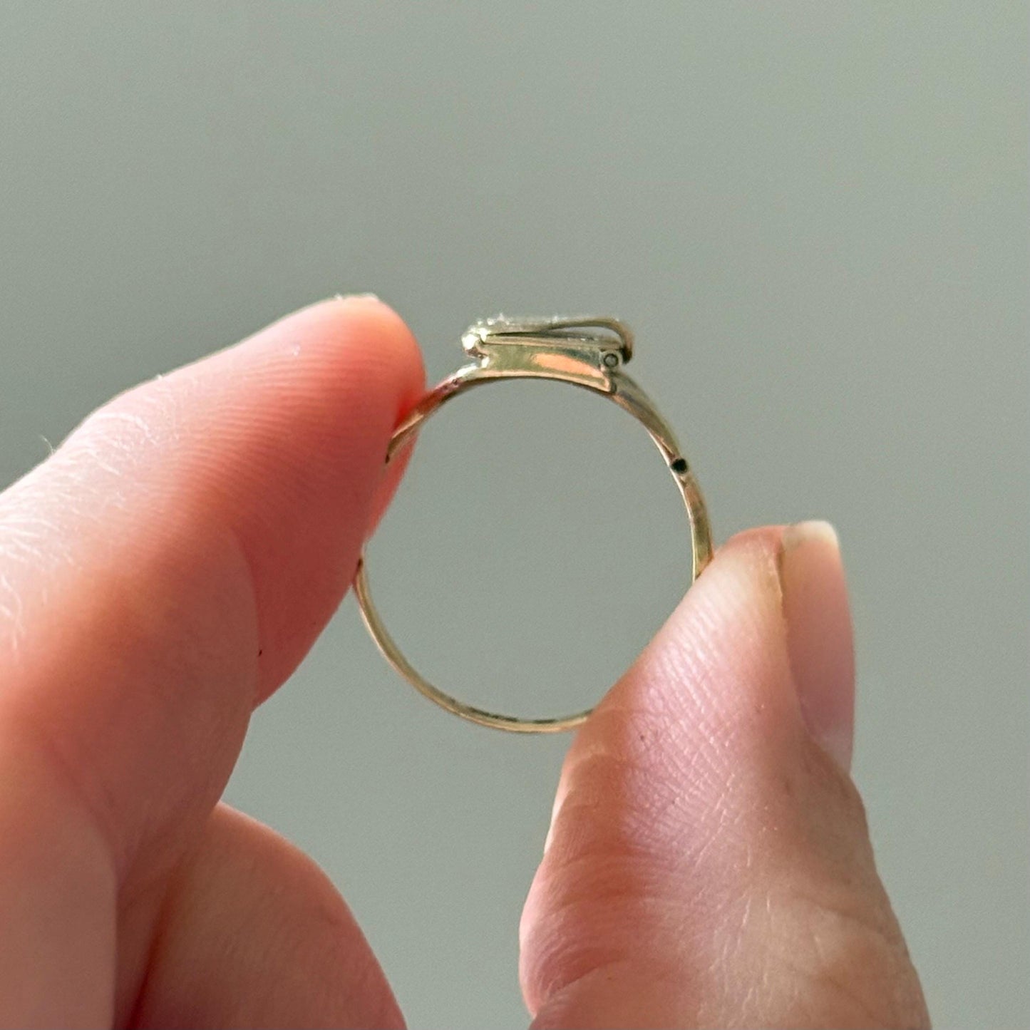 RARE Envelope Locket Ring in 9ct Gold; Circa 1863
