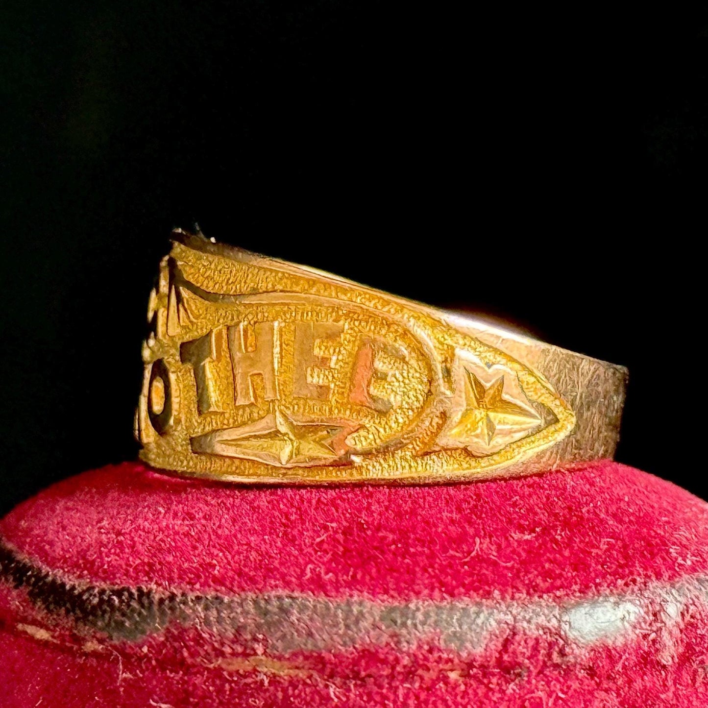 Rare Antique ‘I cling to thee Ring in 9 Carat Gold; Circa 1914