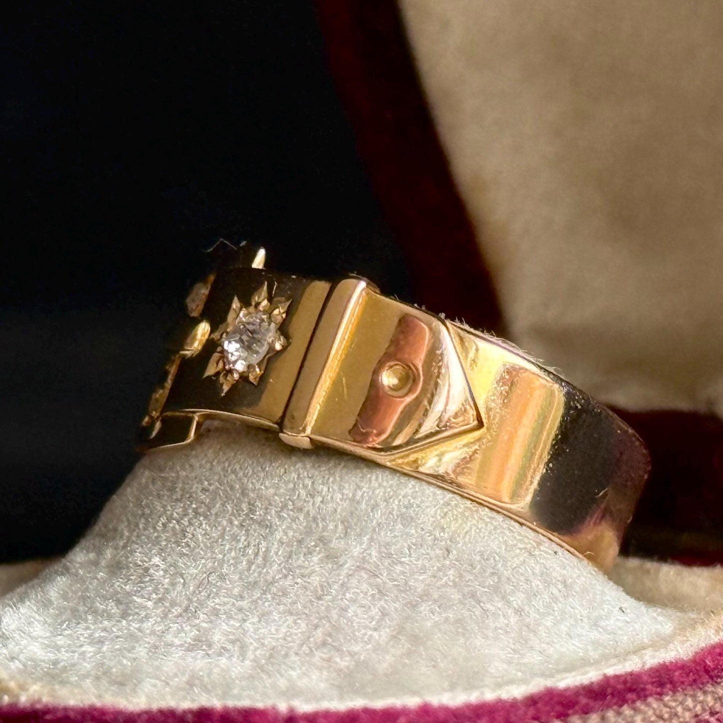 Antique Diamond Buckle Ring in 18 Carat Gold, Circa 1898