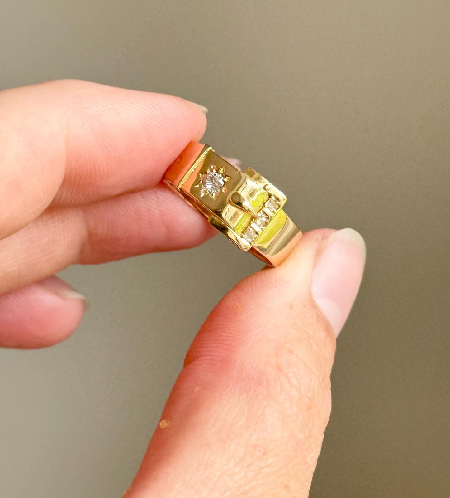 Antique Diamond Buckle Ring in 18 Carat Gold, Circa 1898