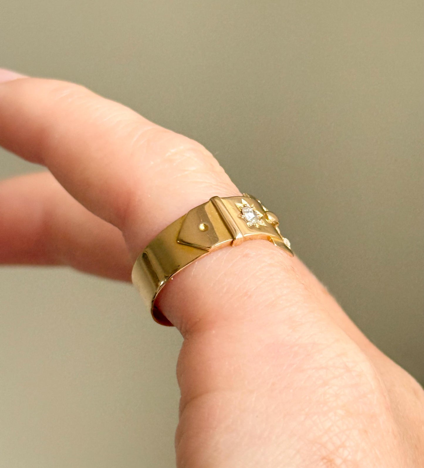 Antique Diamond Buckle Ring in 18 Carat Gold, Circa 1898