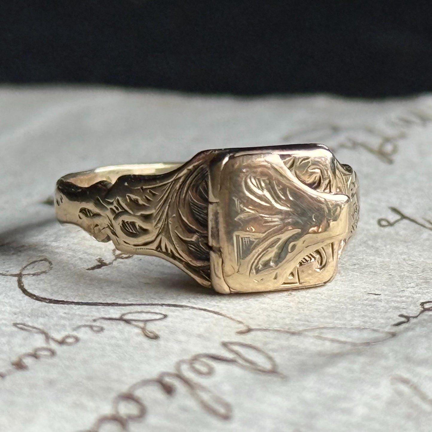 RARE Envelope Locket Ring in 9ct Gold; Circa 1863