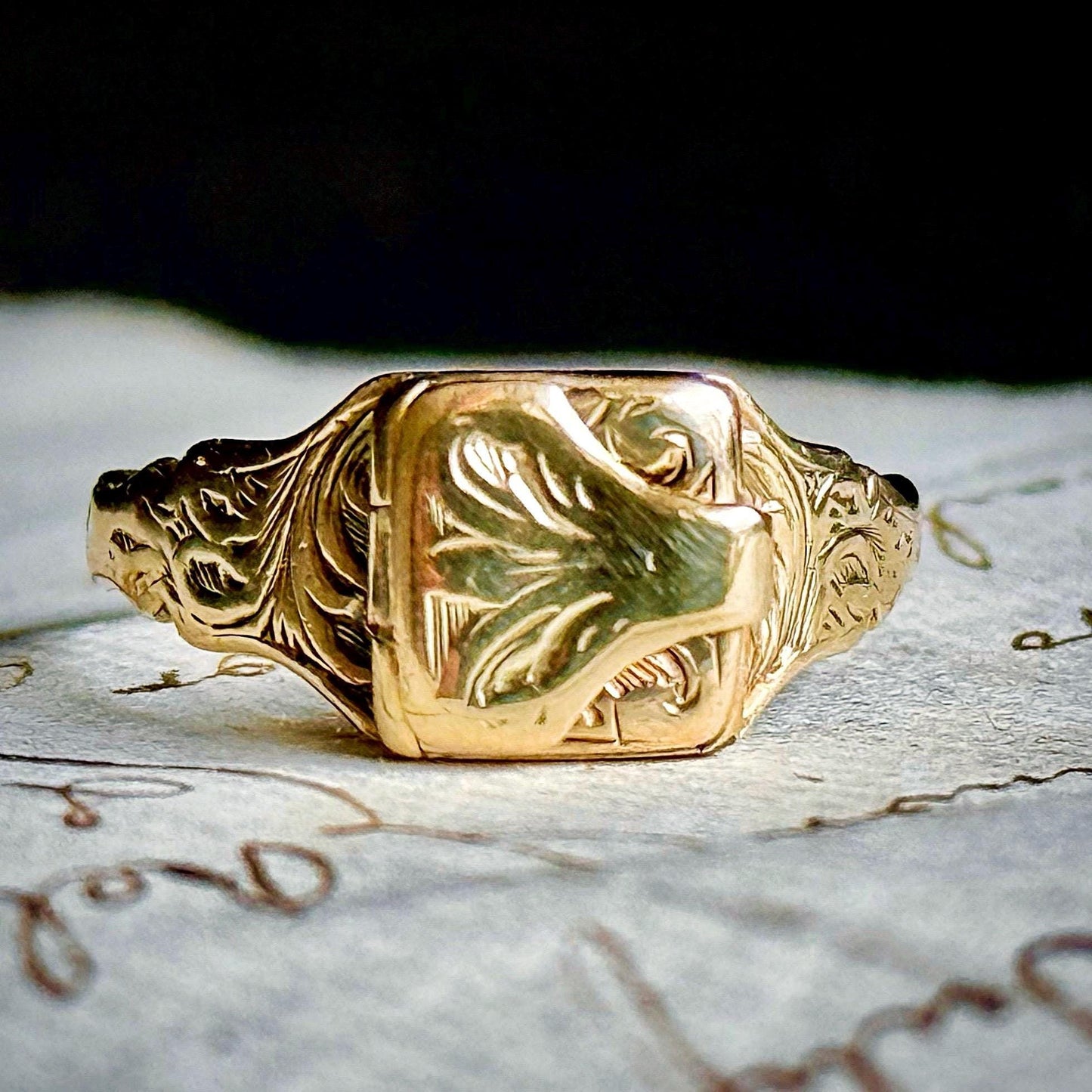 RARE Envelope Locket Ring in 9ct Gold; Circa 1863