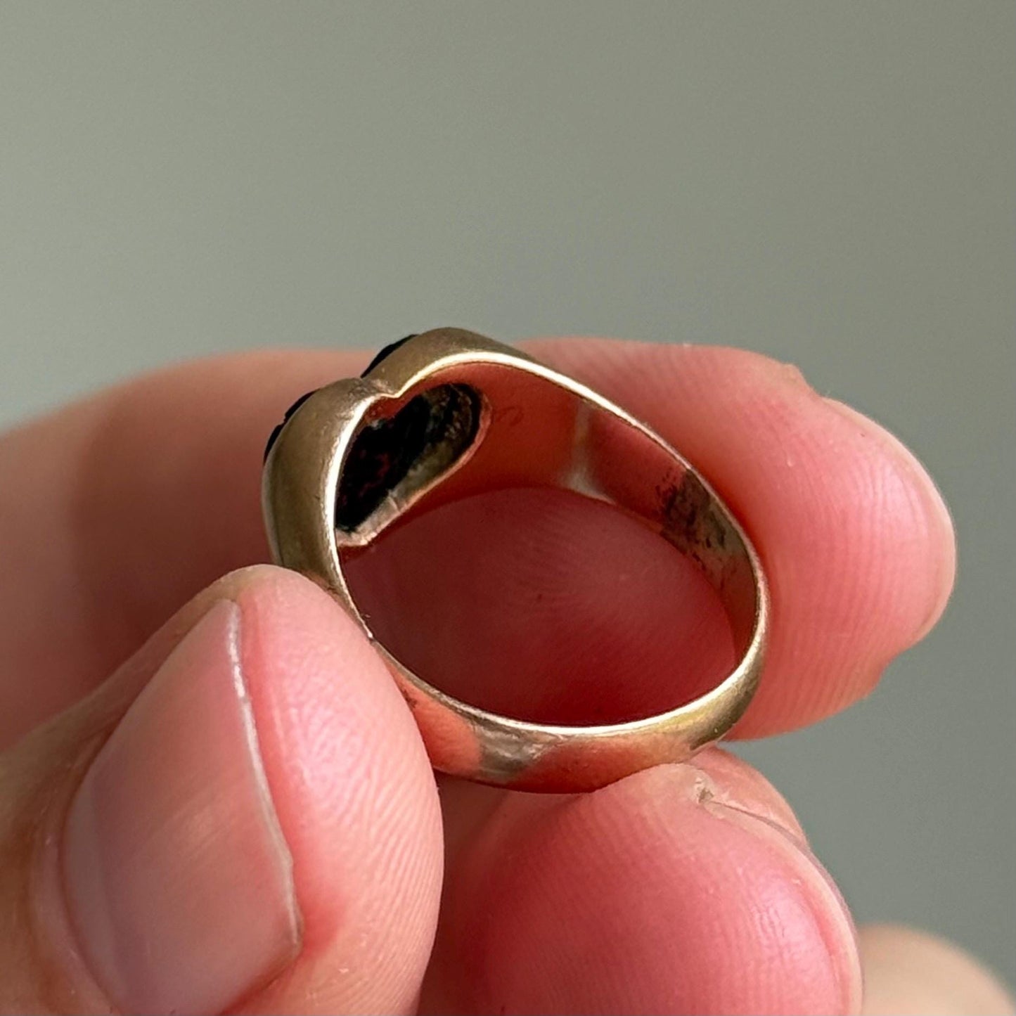 Antique Heart Bloodstone Signet Ring in 9 Carat Gold; Circa 1907