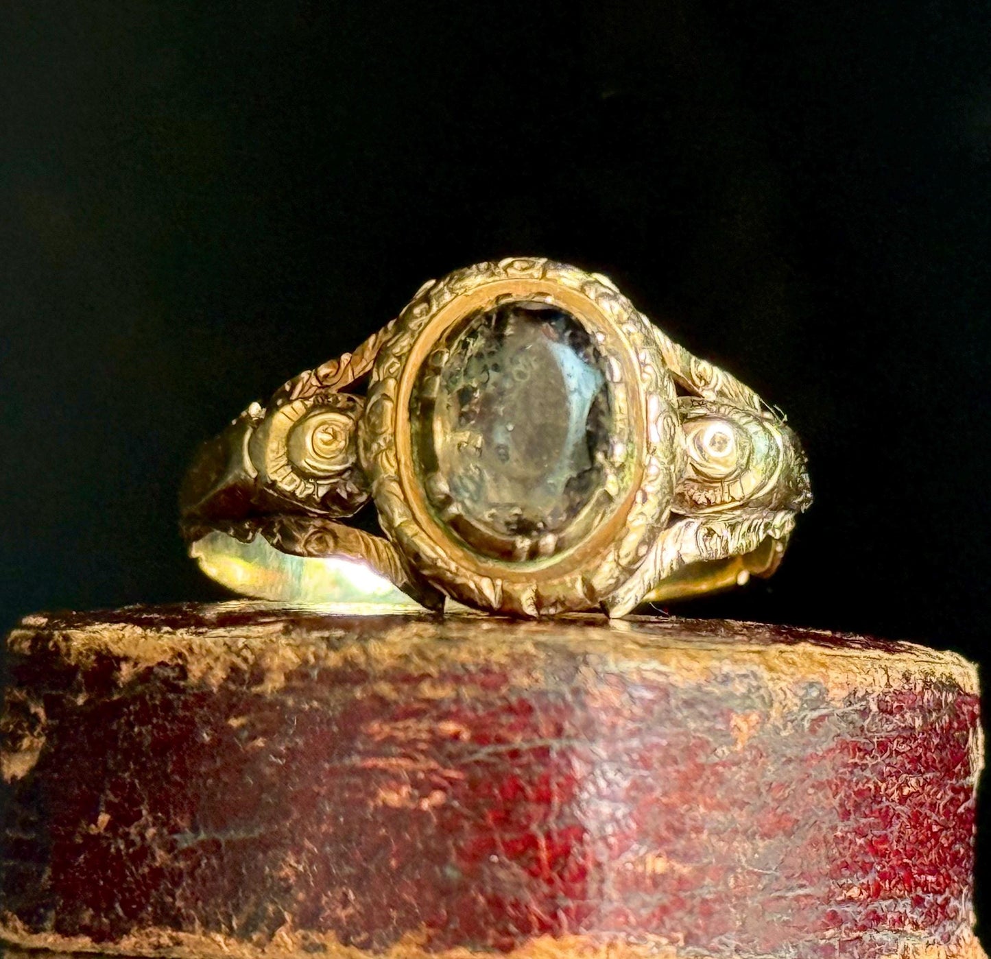 Georgian Foil-Back Quartz Ring in 9 Carat Gold; Circa 1810