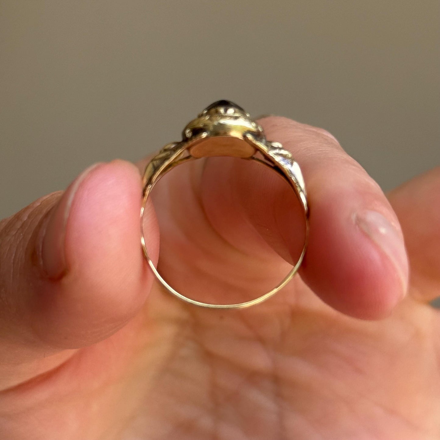Georgian Foil-Back Quartz Ring in 9 Carat Gold; Circa 1810