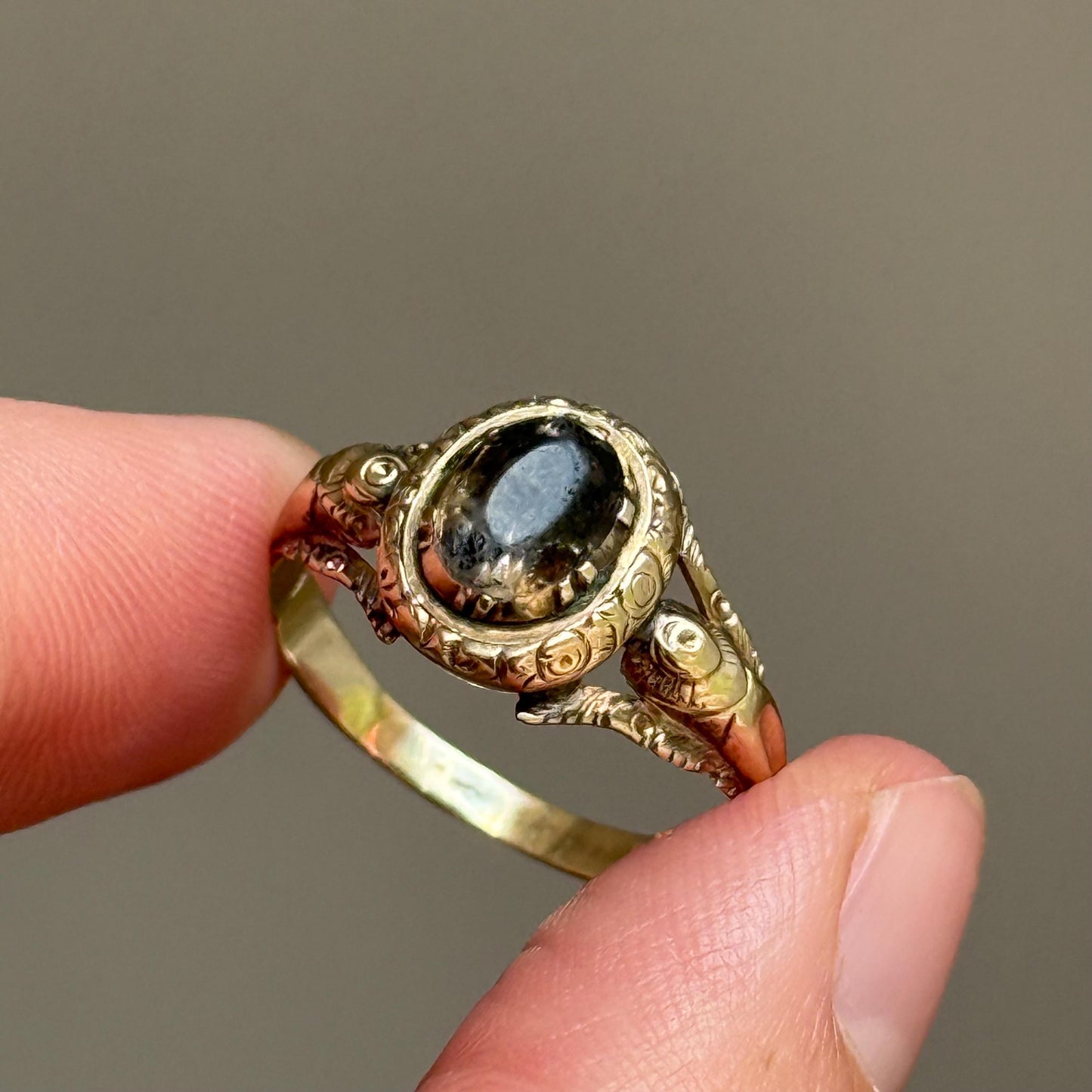 Georgian Foil-Back Quartz Ring in 9 Carat Gold; Circa 1810