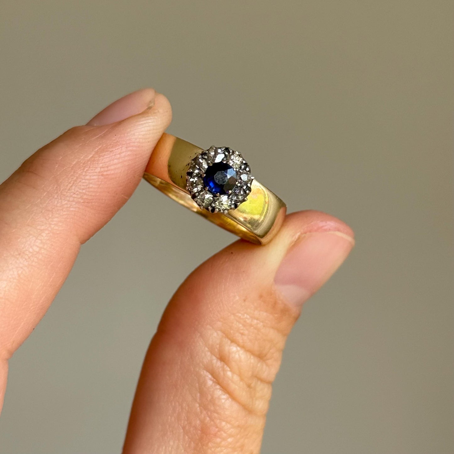 Antique Sapphire & Diamond Cluster Ring in 9 Carat Gold