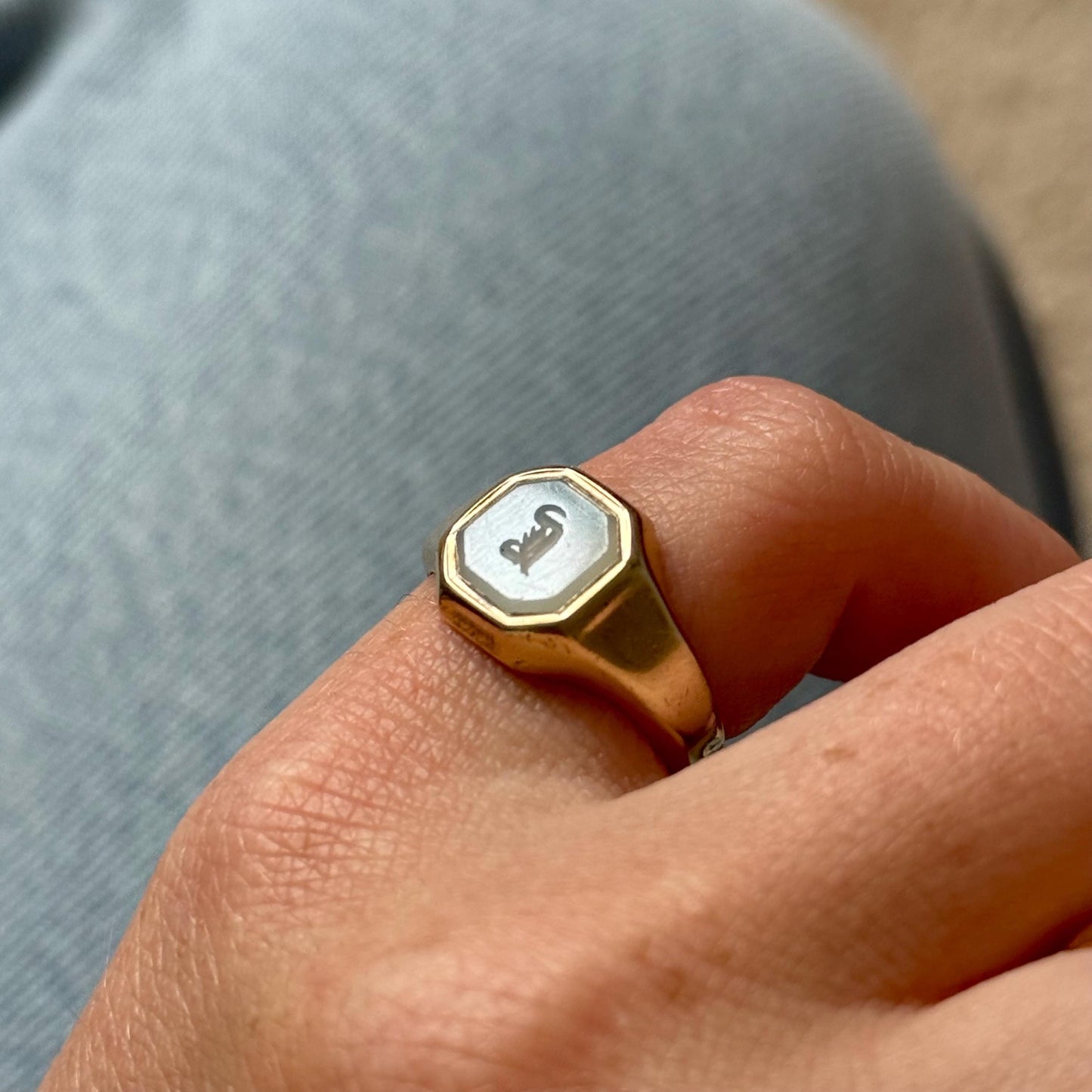 Victorian Chalcedony Monogram 'J or L Intaglio Signet Ring in 9 Carat Gold; Circa 1880