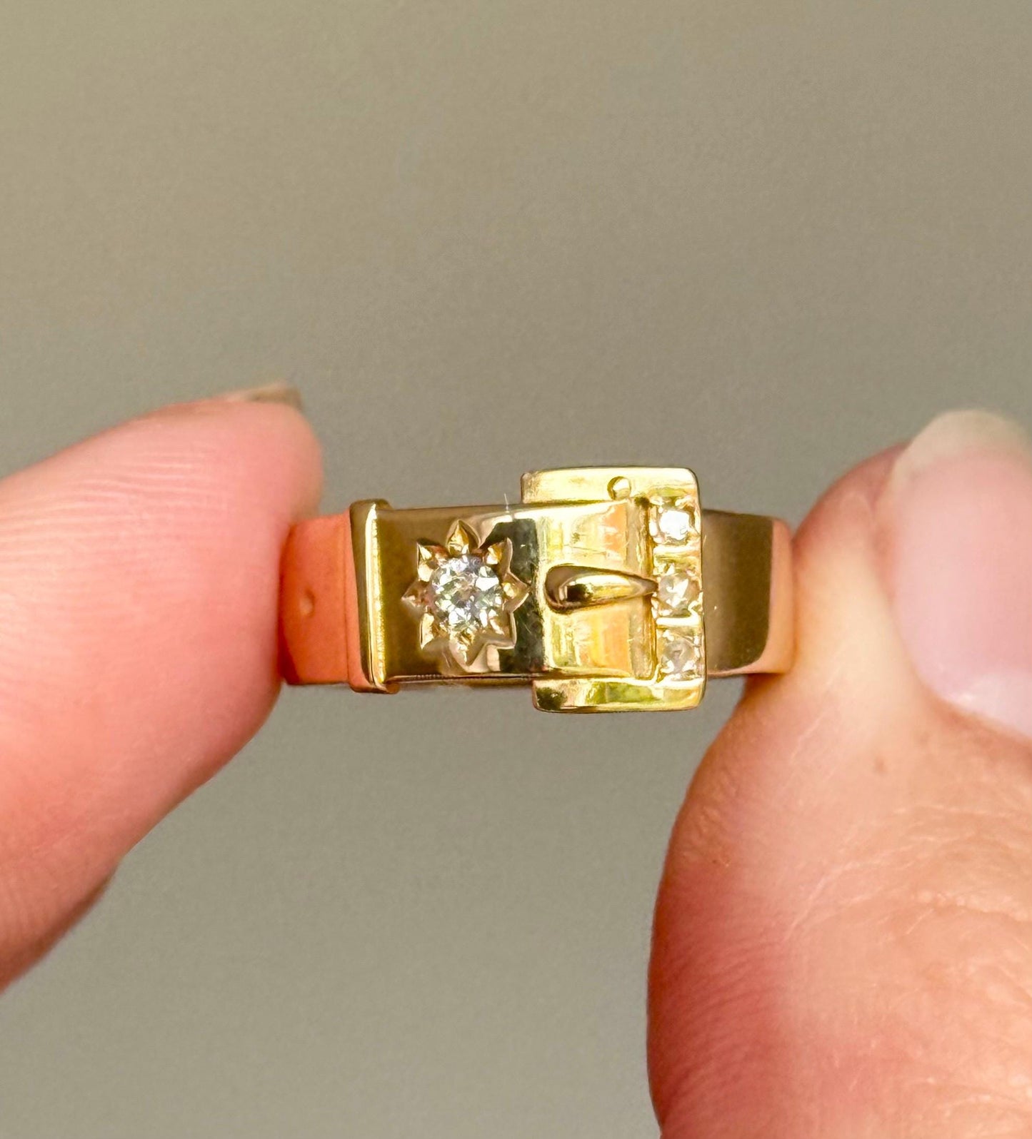 Antique Diamond Buckle Ring in 18 Carat Gold, Circa 1898