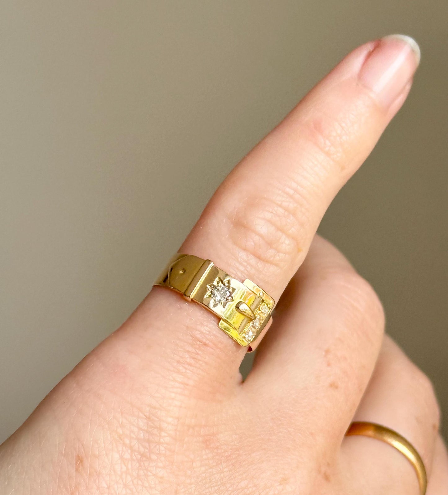 Antique Diamond Buckle Ring in 18 Carat Gold, Circa 1898