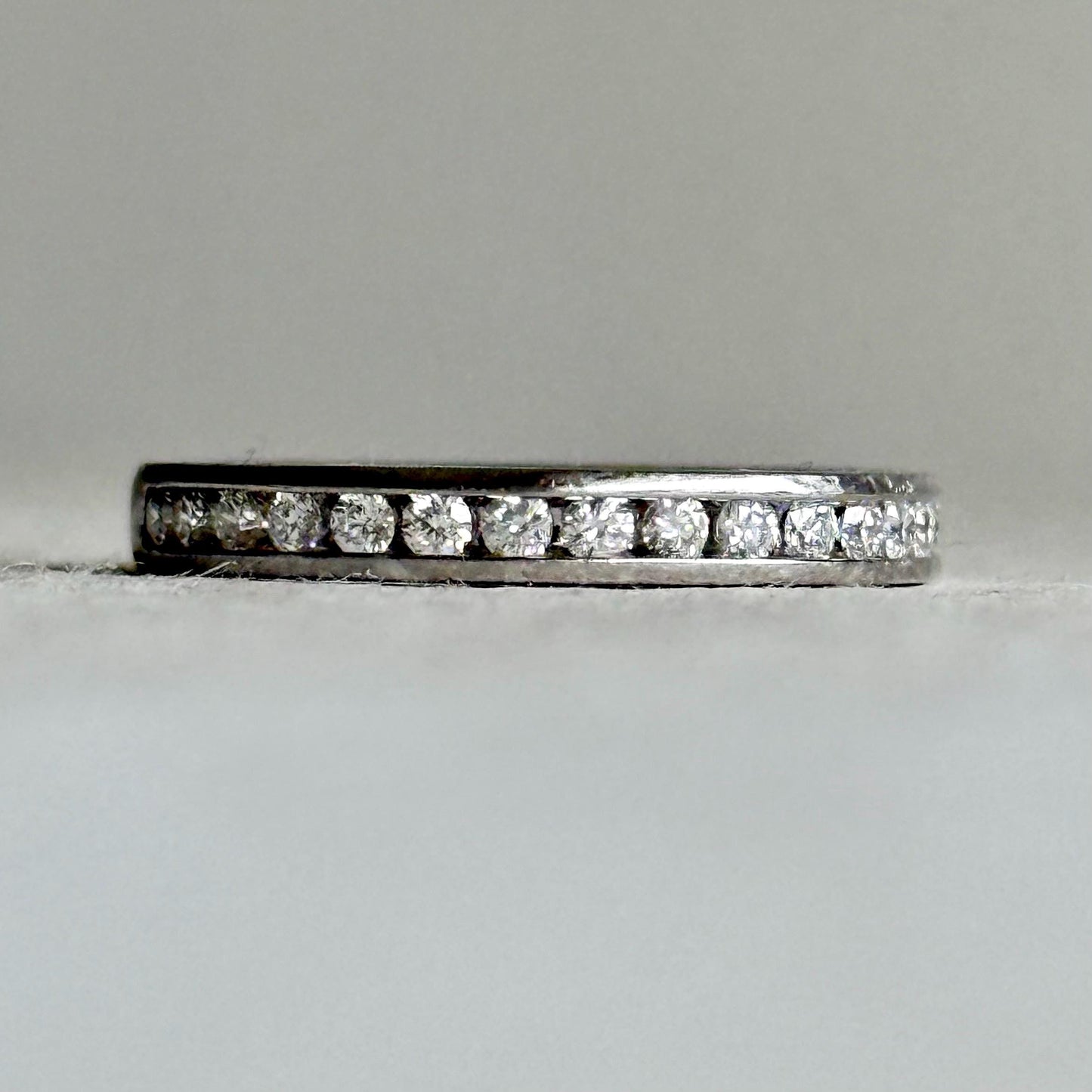 Preloved Diamond Ring in Platinum