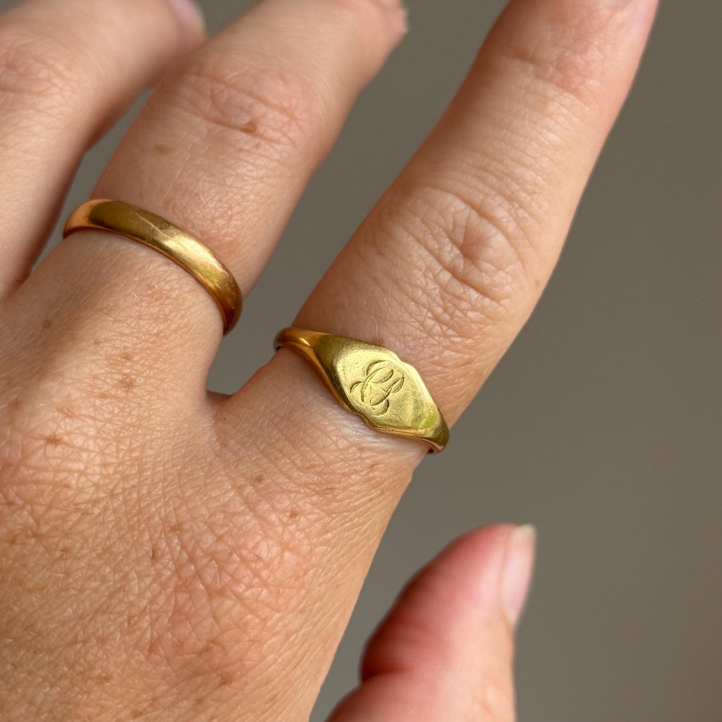 Antique 'GS' Signet Ring in 18 Carat Gold; Circa 1920