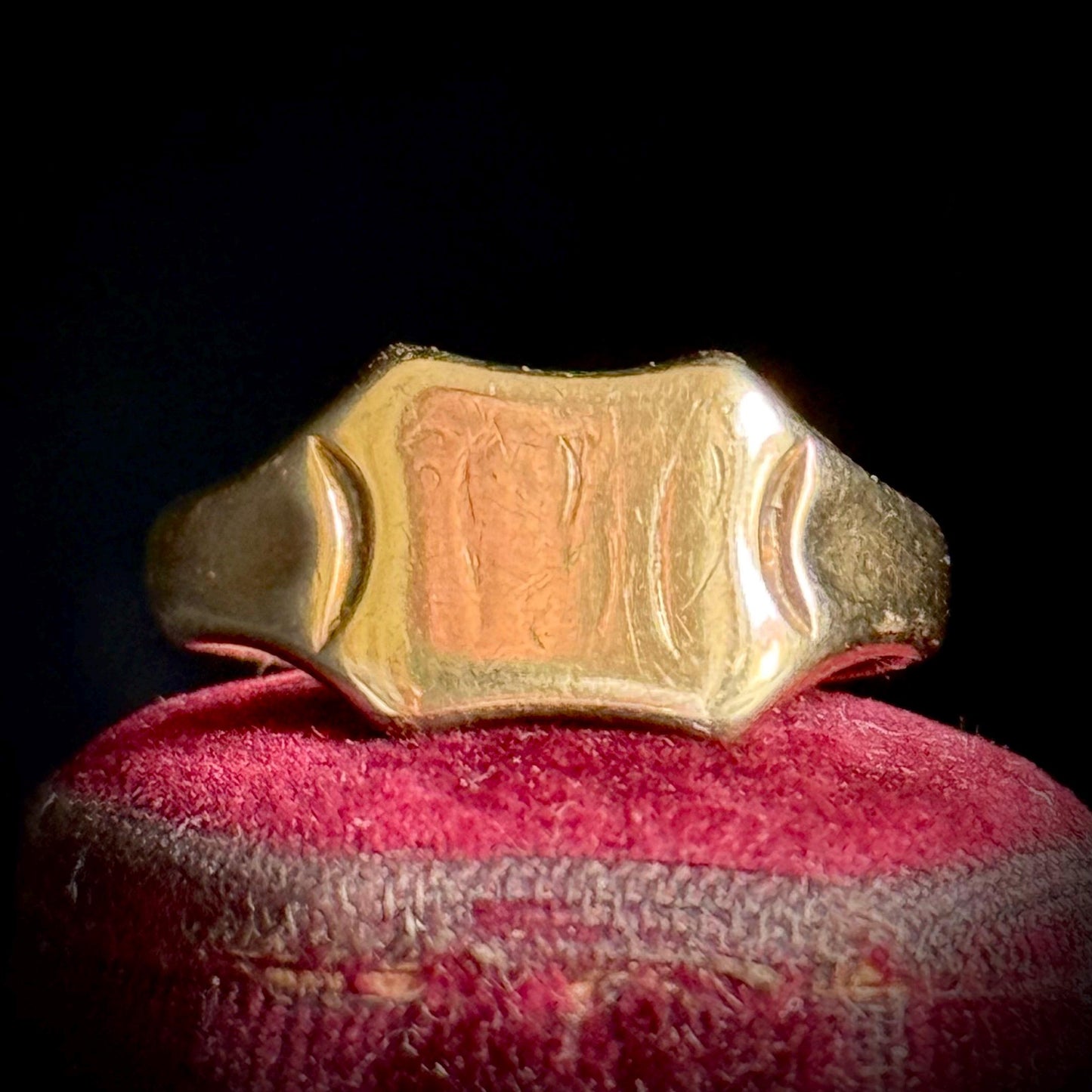 Vintage Sentimental Signet Ring in 9 Carat Gold; Circa 1941