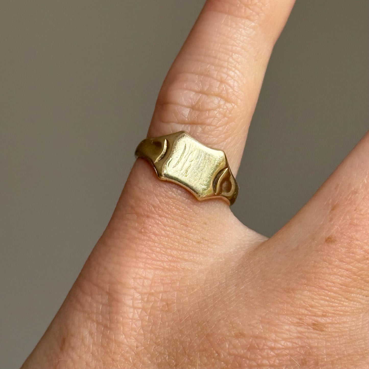 Vintage Sentimental Signet Ring in 9 Carat Gold; Circa 1941