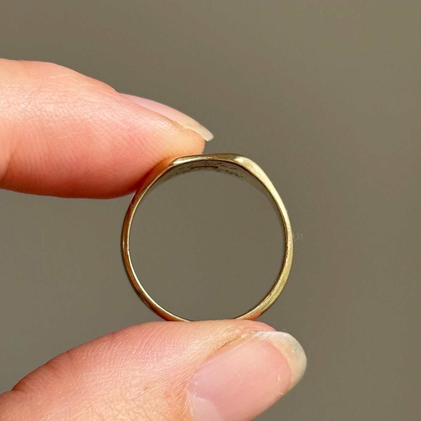 Vintage Sentimental Signet Ring in 9 Carat Gold; Circa 1941