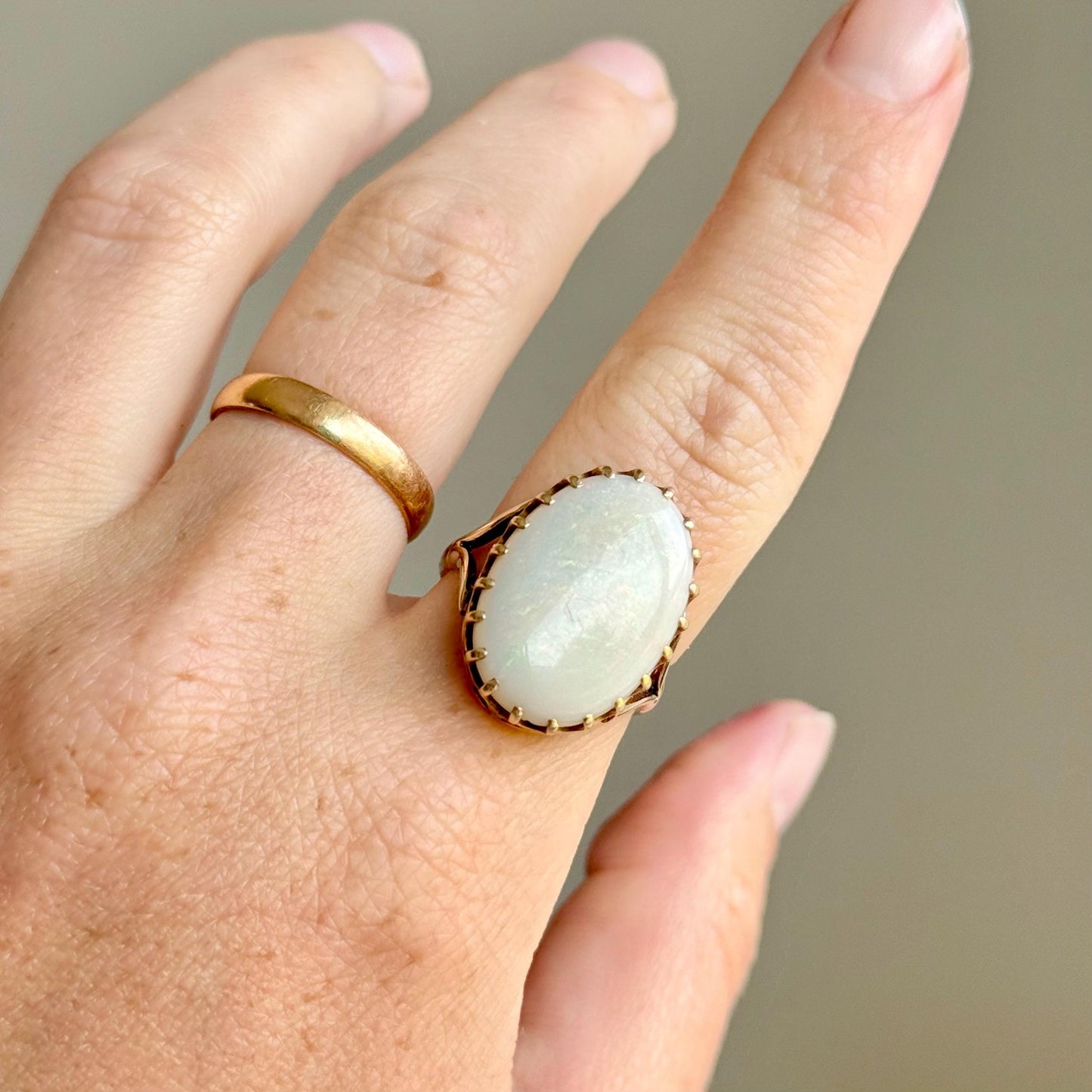 Antique Opal Ring in 9 Carat Gold; Circa 1910
