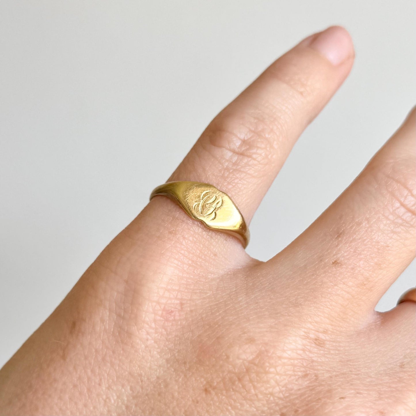 Antique 'GS' Signet Ring in 18 Carat Gold; Circa 1920