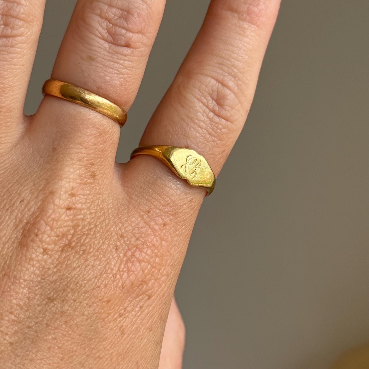 Antique 'GS' Signet Ring in 18 Carat Gold; Circa 1920