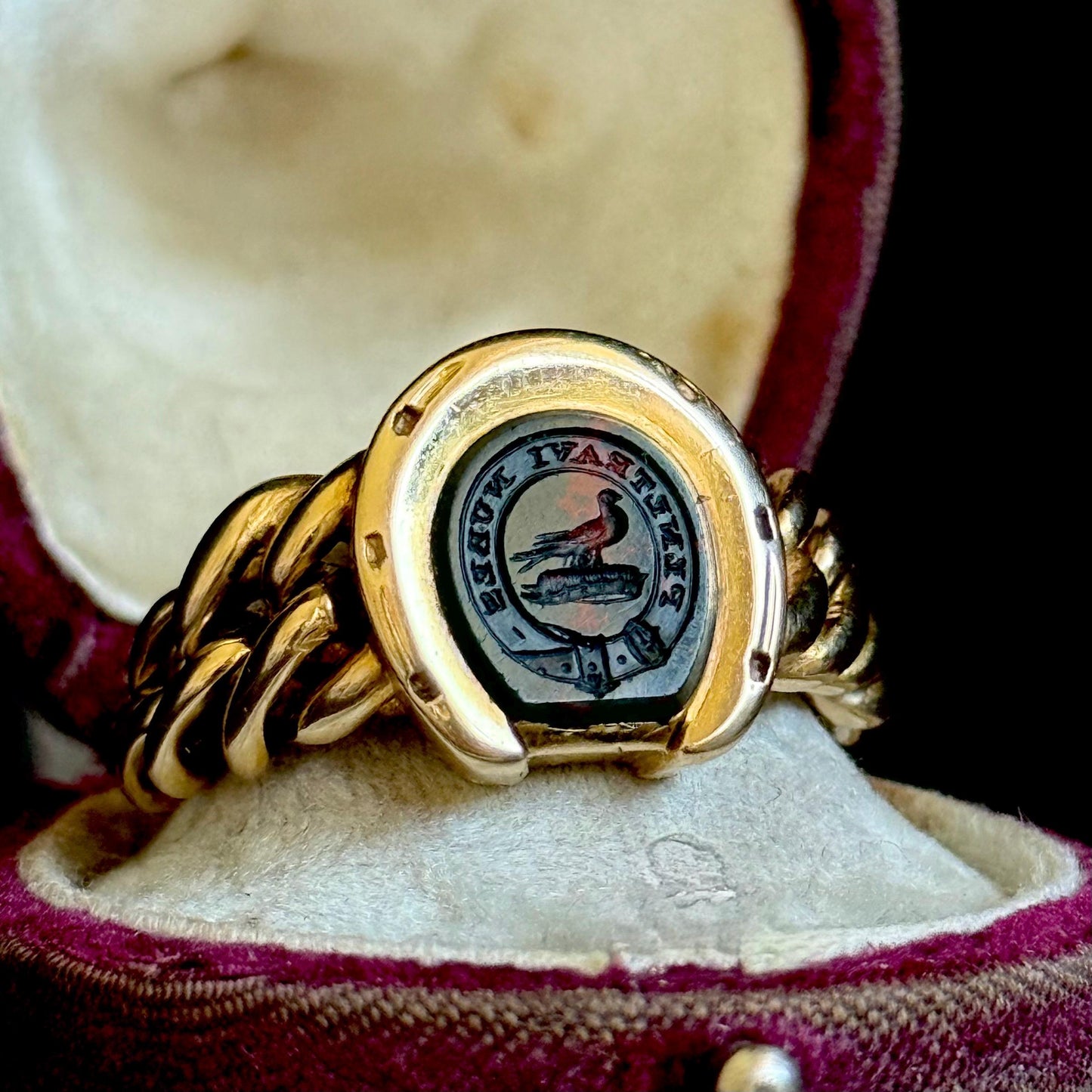 Antique Intaglio Horseshoe Chain ring in 18 Carat Gold; Circa 1880