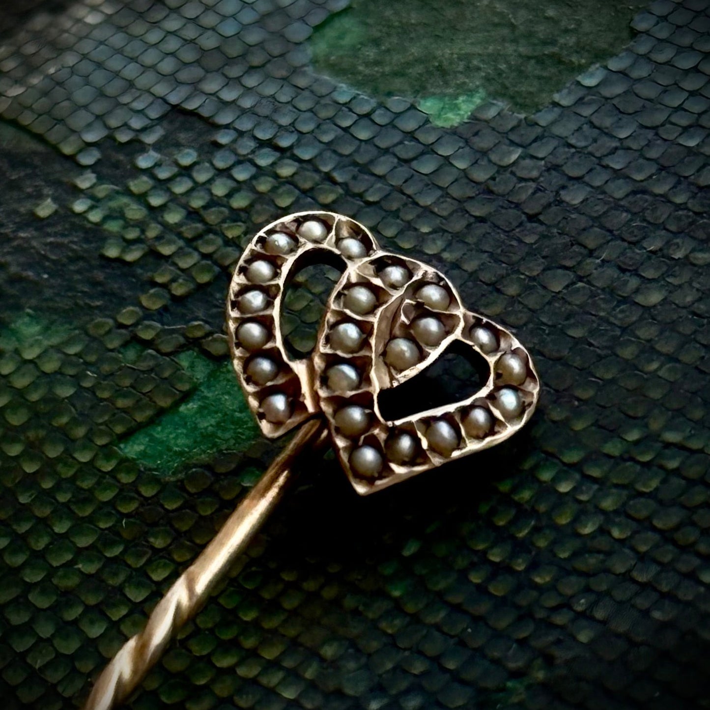Antique Victorian Double Heart Pearl Pin in 9 Carat Gold
