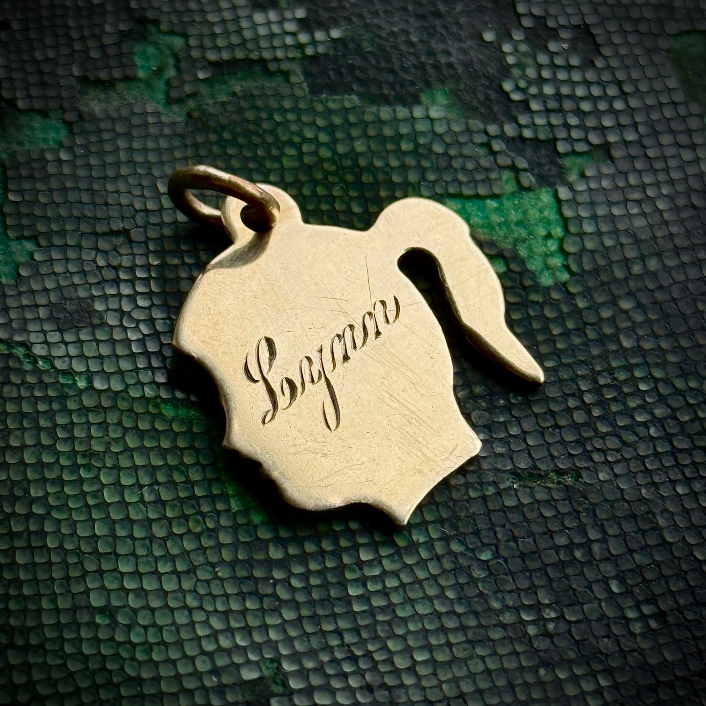 Vintage Profile 'Lynn' Pendant Token