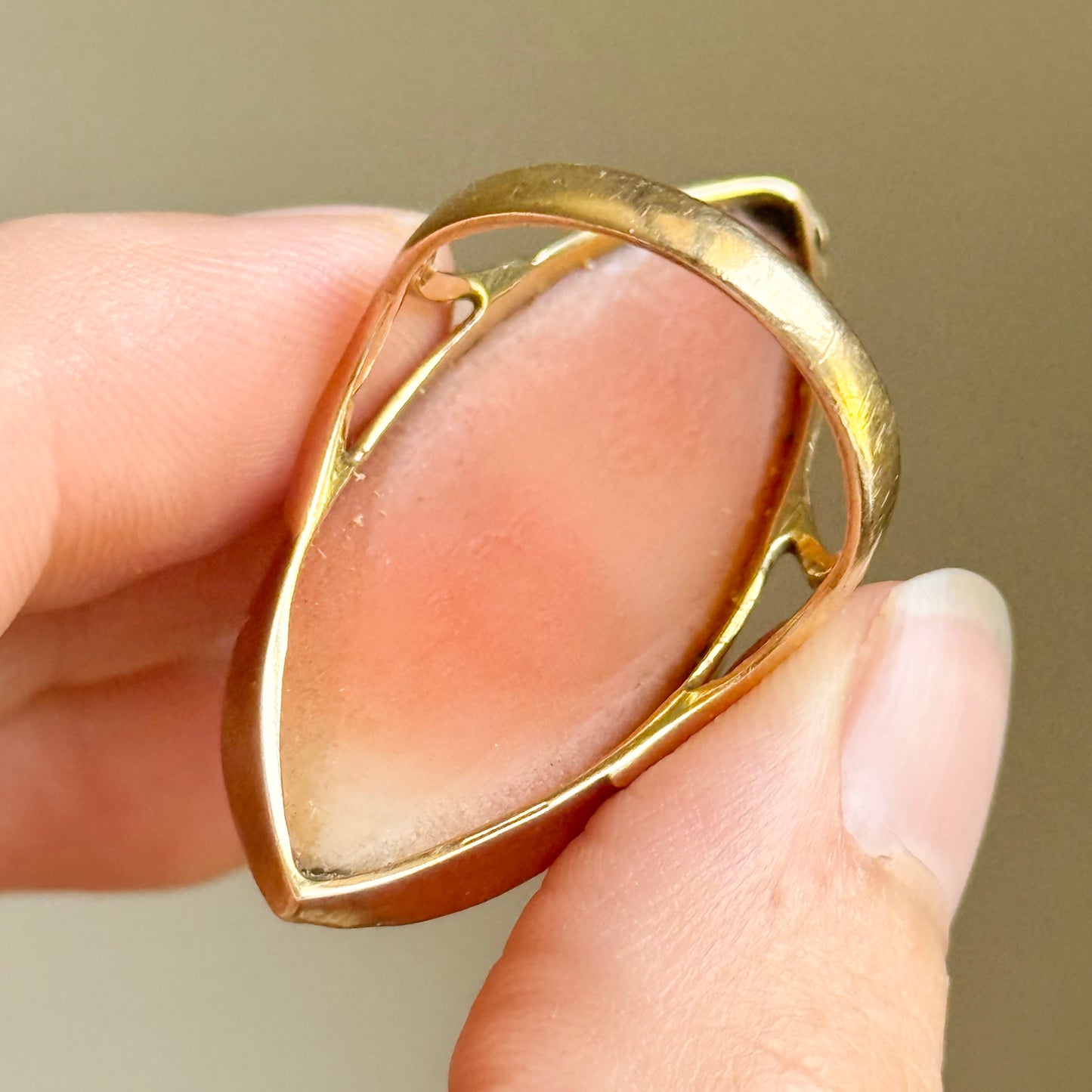 Antique Victorian Venus Dove & Butterfly Cameo Ring