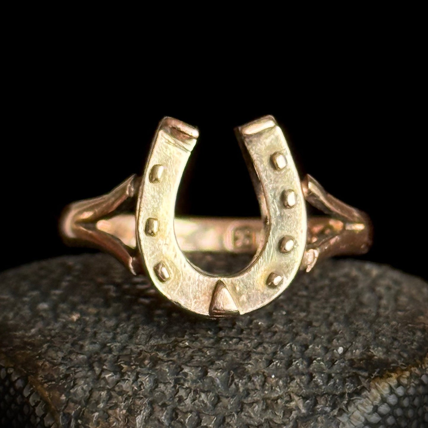 Antique Lucky Horseshoe Ring in 9 Carat Gold; Circa 1911