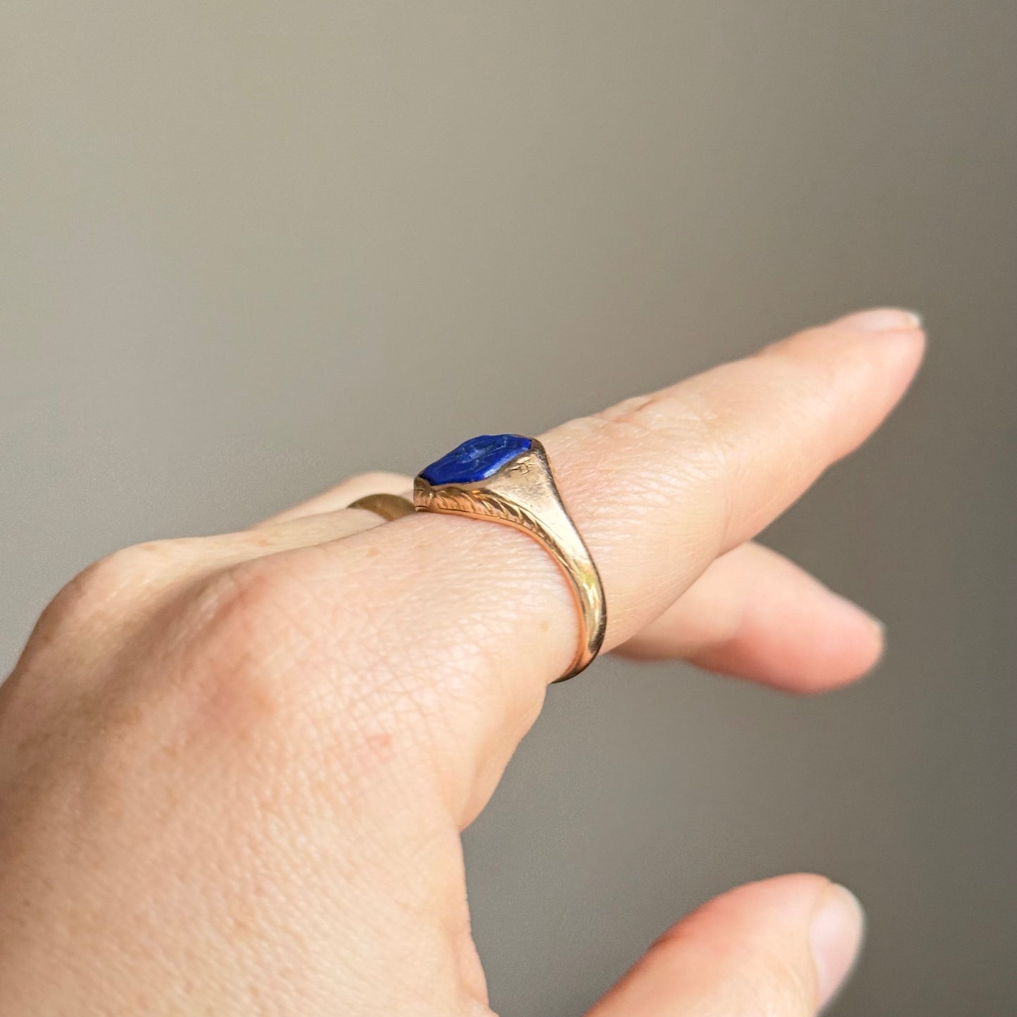 Spider Carved Lapis Lazuli Ring in 15 Carat Gold