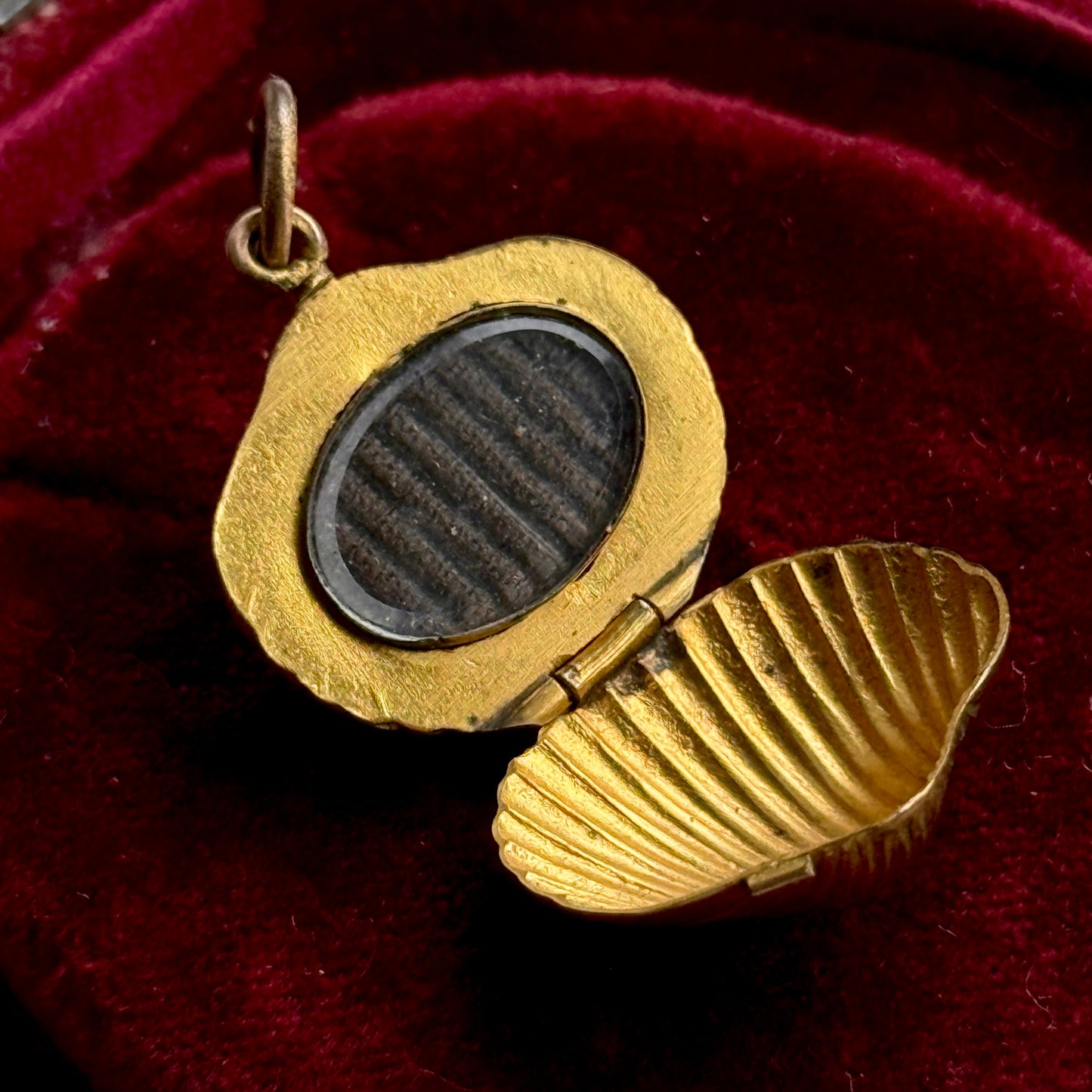 Antique Georgian Scallop Mourning Locket