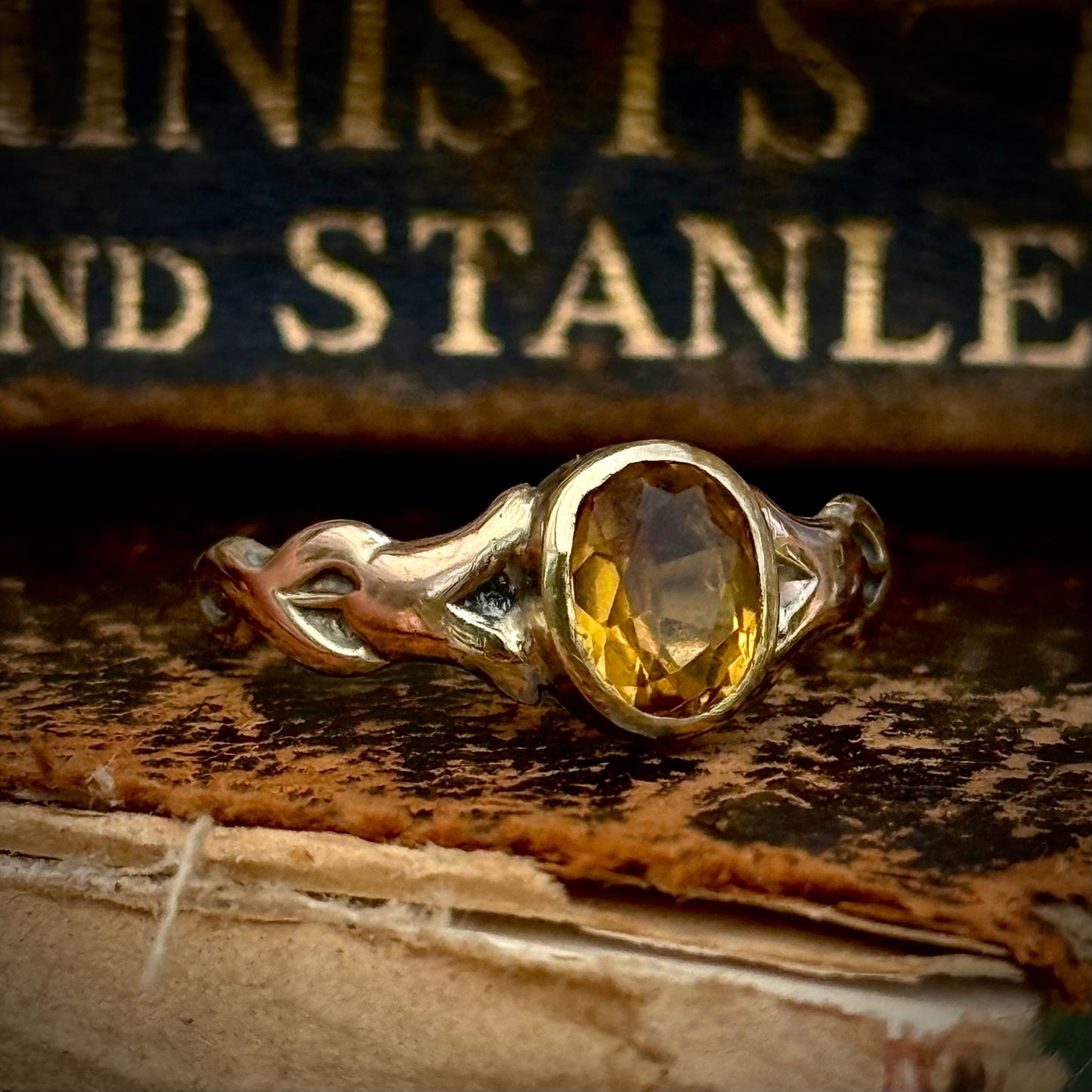 Antique Ethereal Citrine Ring in 9 Carat Gold