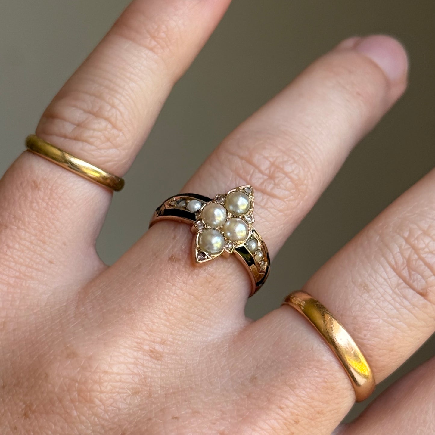 Antique Georgian Pearl & Diamond Mourning Ring in 15 Carat gold