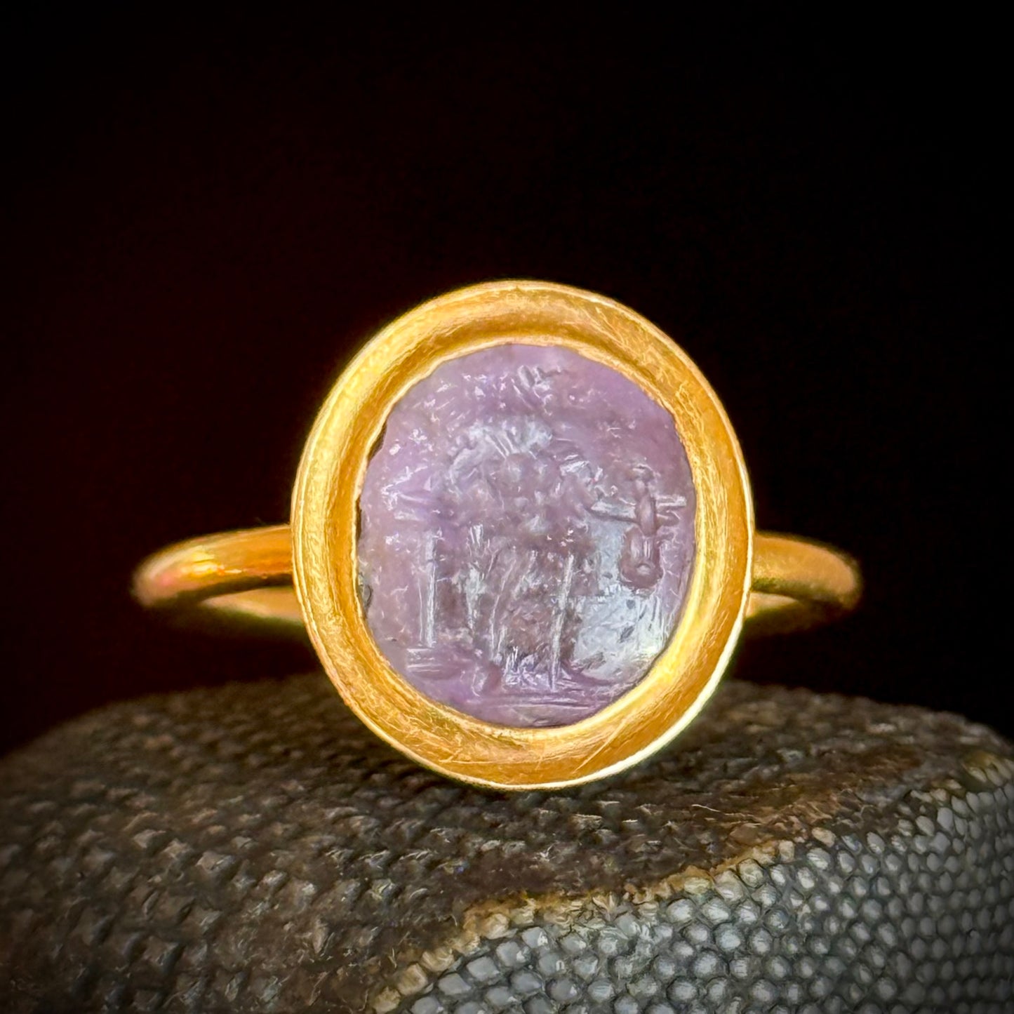 Roman Amethyst Intaglio Ring in 18 Carat Gold; Circa 1800