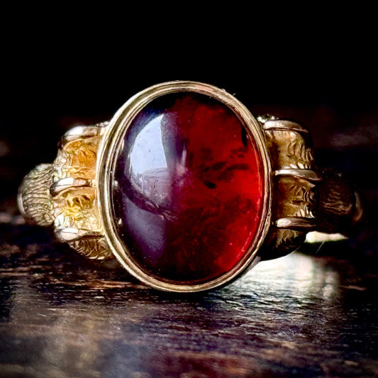 Antique Victorian Garnet Bear Claw Mount Ring in 9 Carat Gold