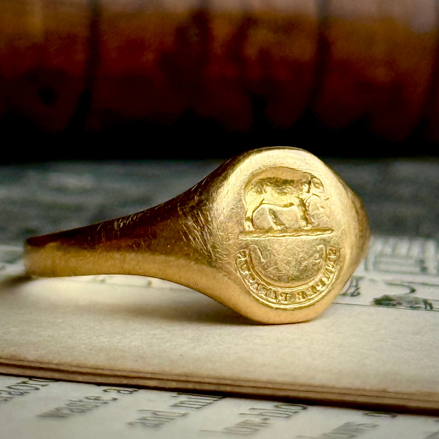 Victorian Elephant SEMPER PARITUS Signet ring in 18 Carat Gold