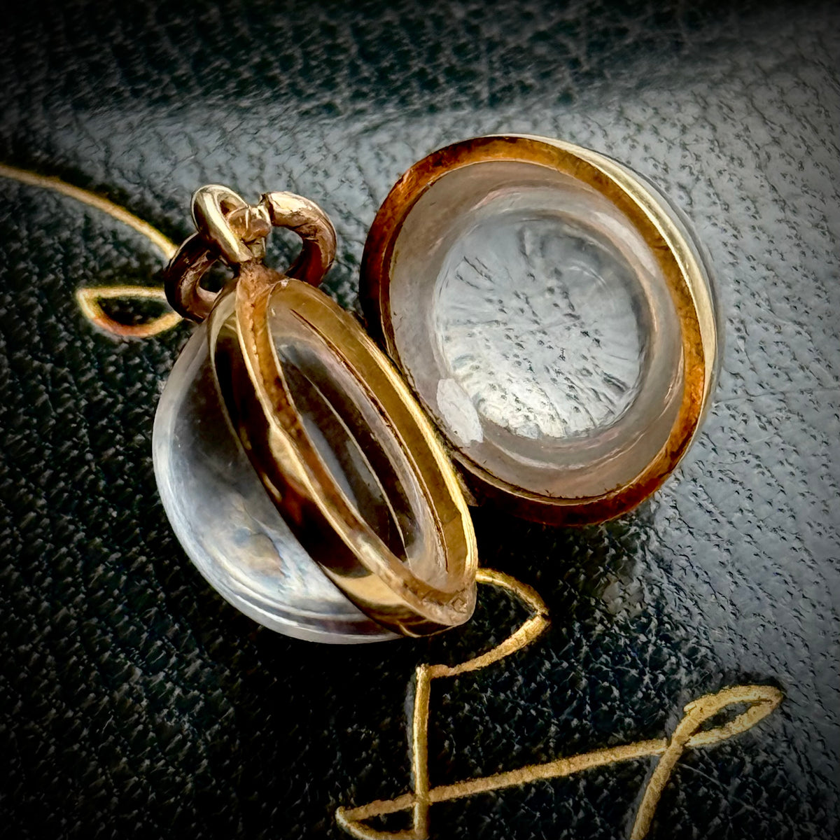 Antique Victorian Pool of Light in 9 Carat Gold; Circa 1880
