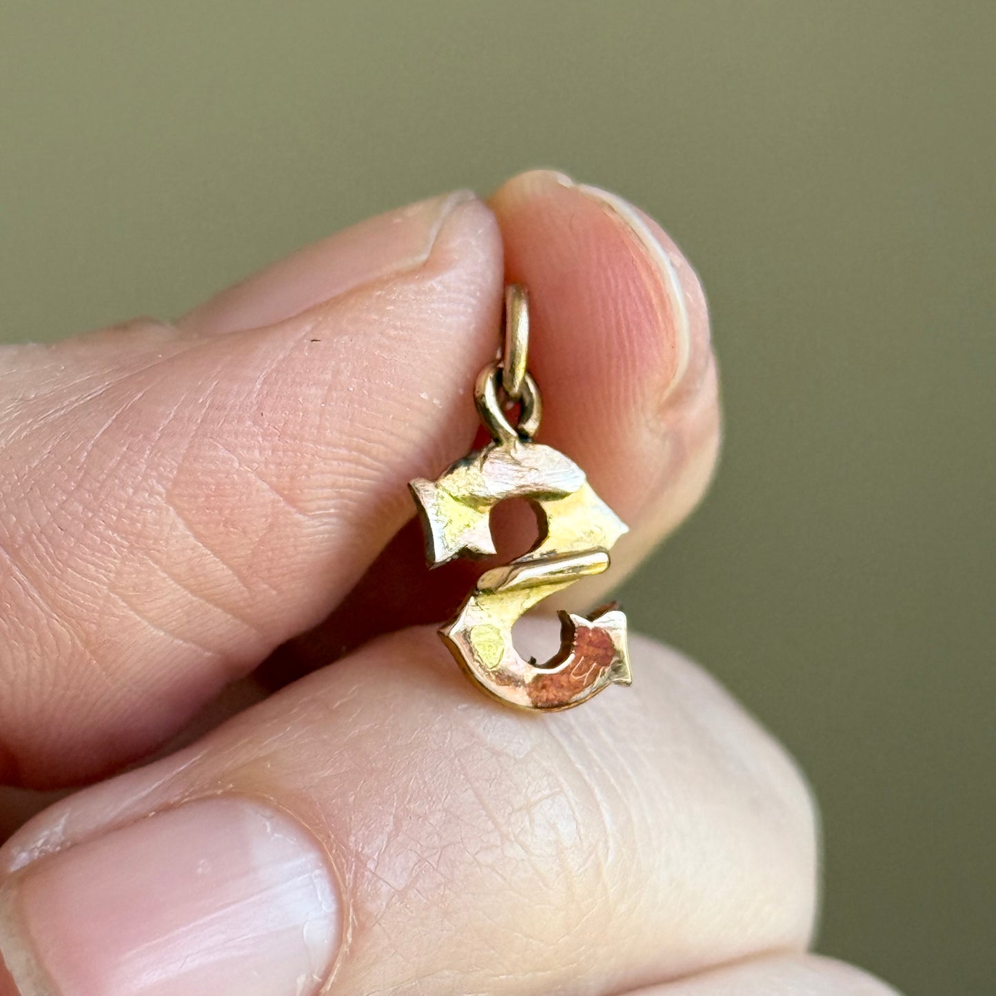 Antique Letter 'S' Pearl Pendant in 9 Carat Gold