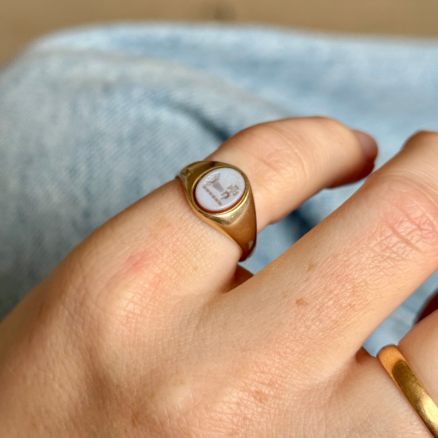 Vintage Signet Ring in 9 carat Gold; Circa 1956