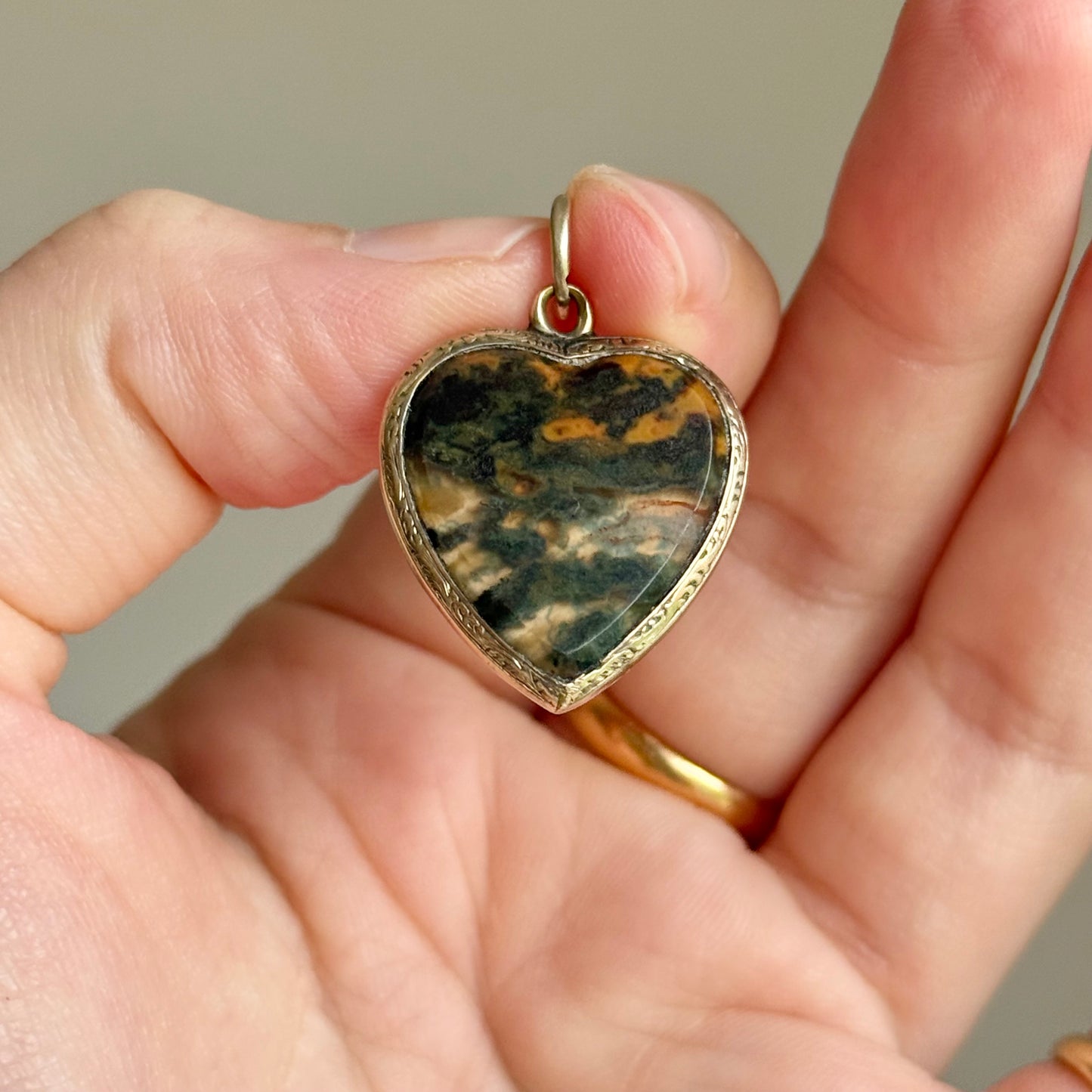 Victorian Agate Heart Locket pendant: Circa 1880