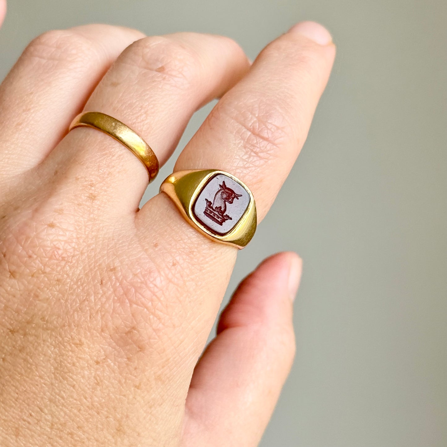 Antique Carnelian Signet Ring in 18 Carat Gold, Circa 1880