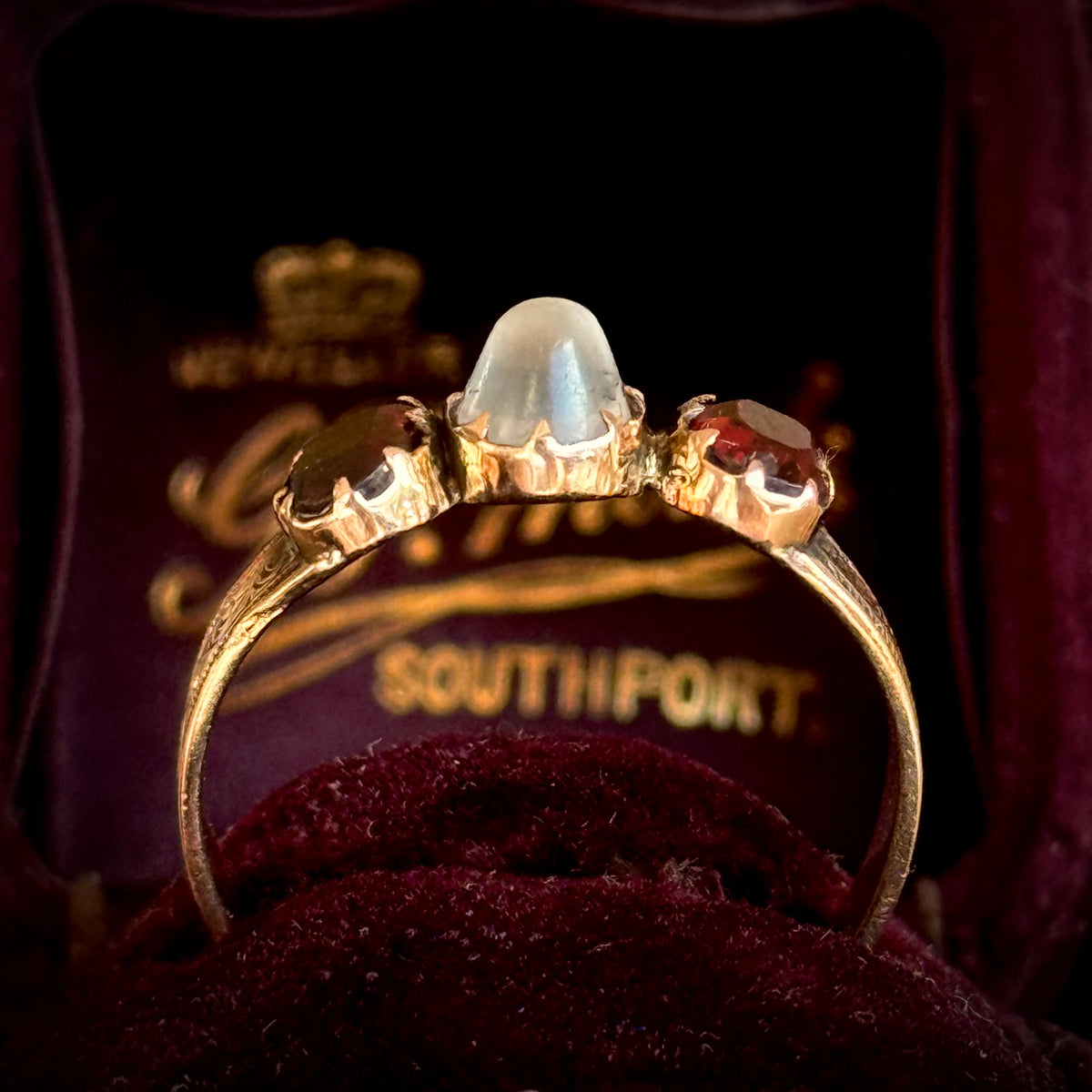 Moonstone & Garnet Ring in 15 Carat gold; Circa 1880