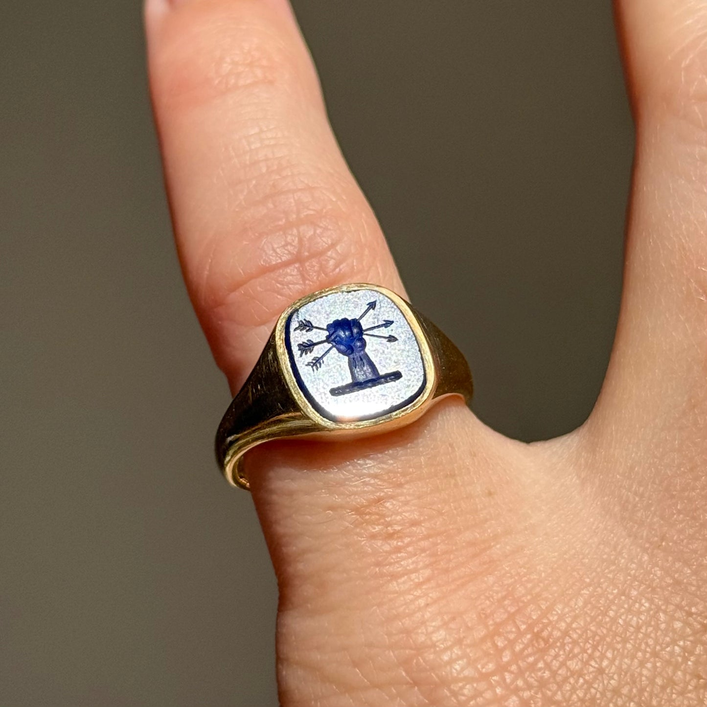 Lapid Lazuli Signet Ring in 18 Carat Gold; Circa 1936