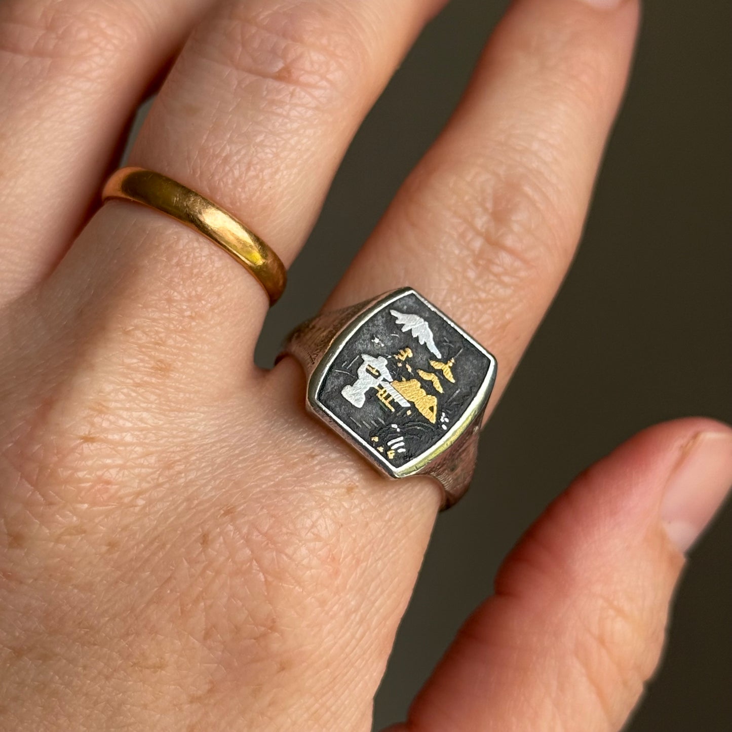 Vintage Damascene Japanese Scene Signet Ring in Silver