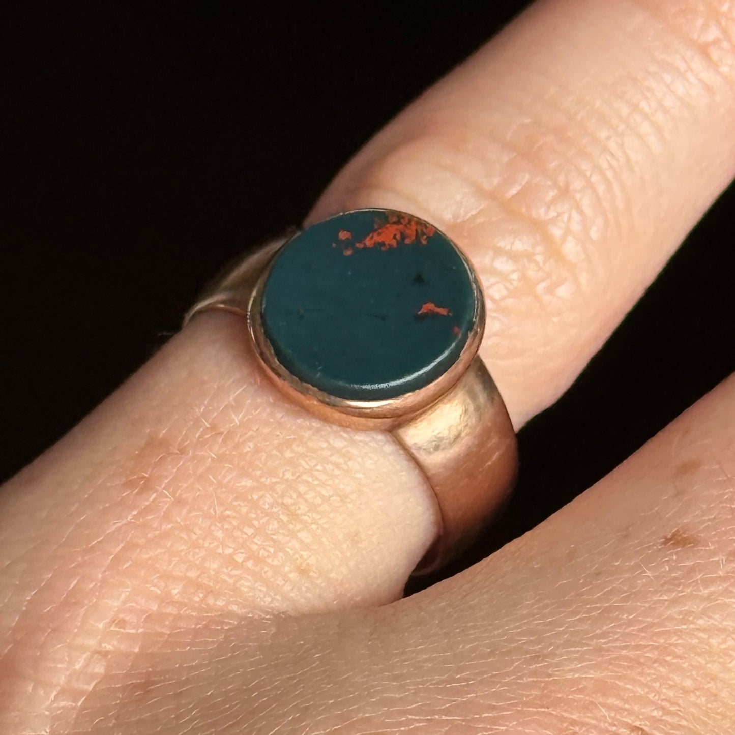 Antique bloodstone Signet Ring in 9 Carat Rose Gold; Circa 1893